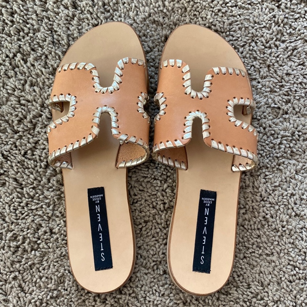 Steve Madden Greece Slides